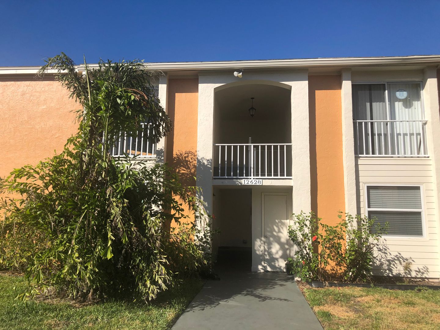 Fort Myers Apartment: 12622 Kenwood Lane