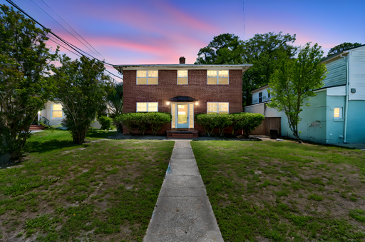 *** ONE MONTH FREE *** Bright & Charming 1BR in a Fantastic Location – photo 1