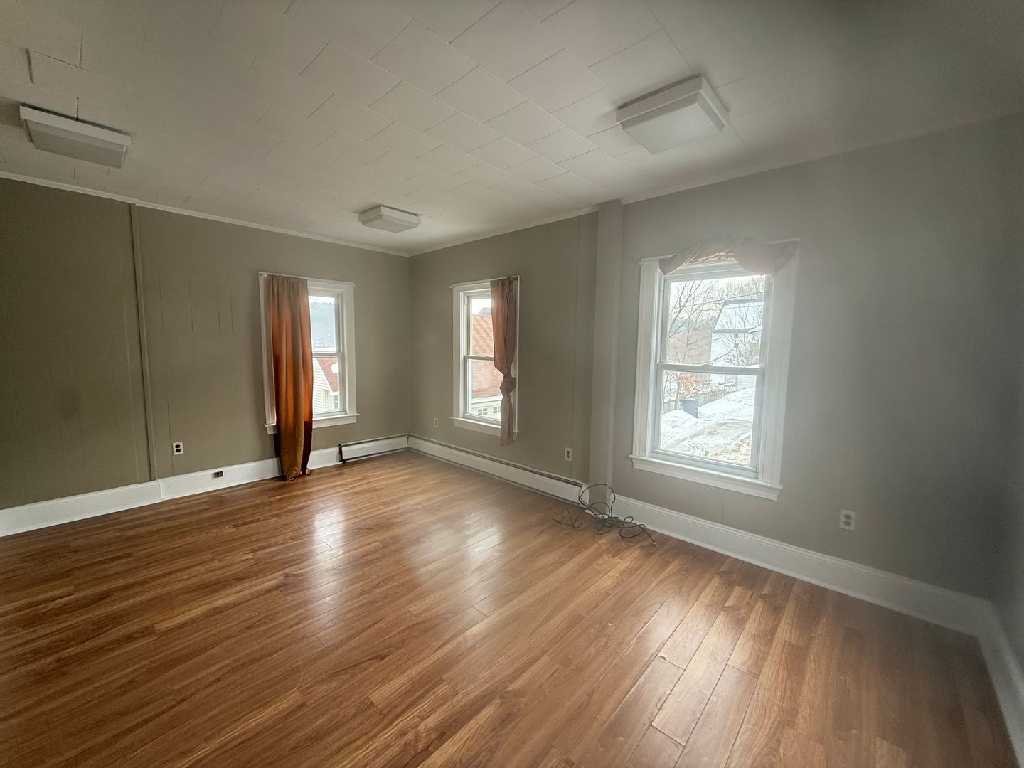 Milford Apartment: 99 Elm Street