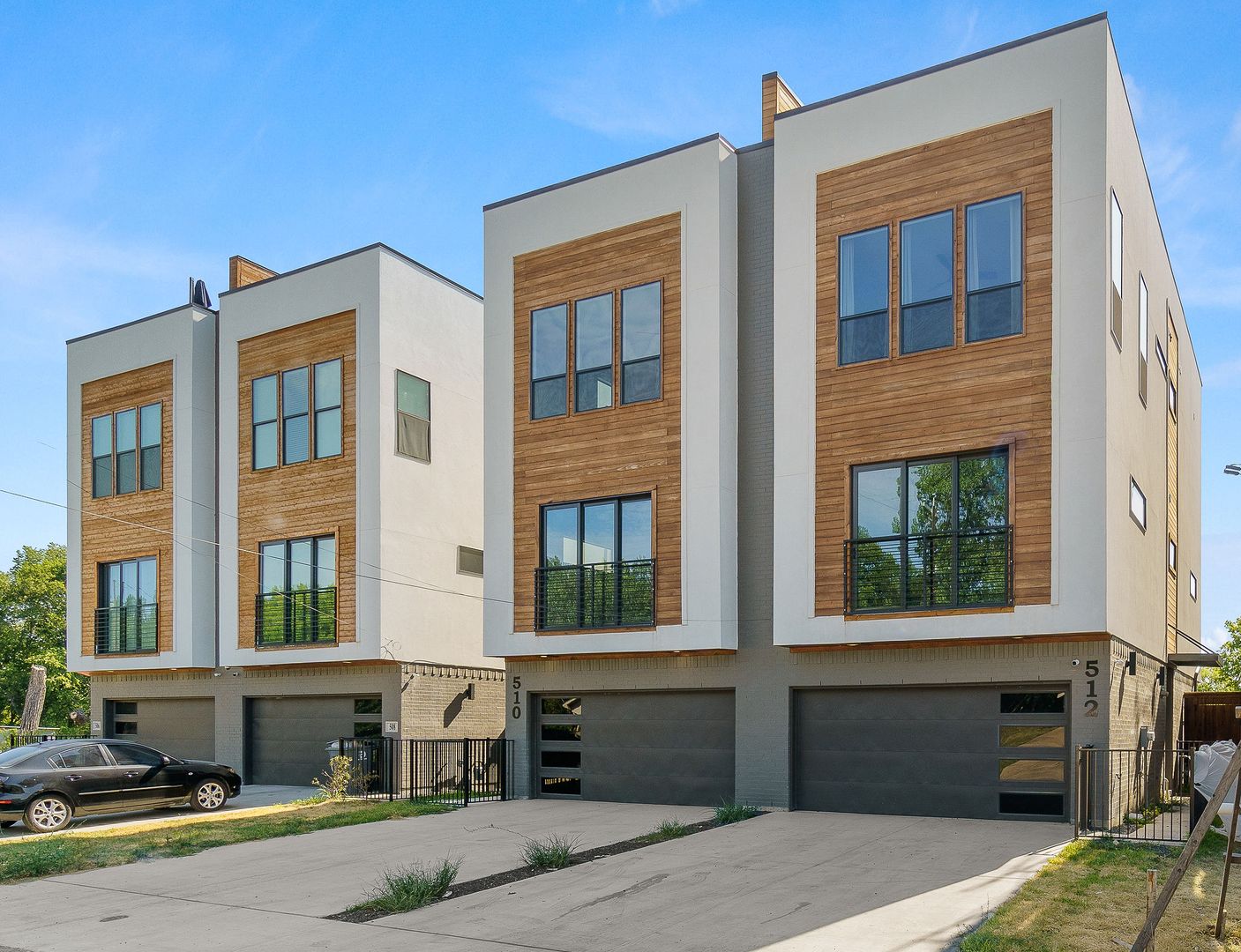 Dallas House: 512 Ave L