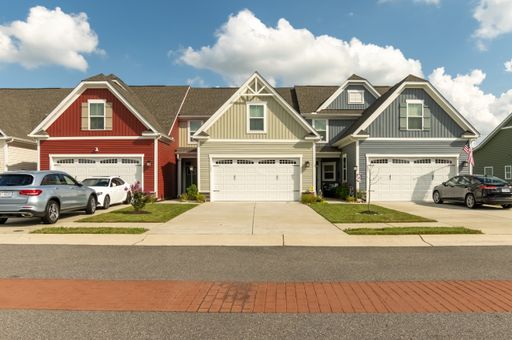 Smithfield: Benns Grant: 3 Bed 2.5 Bath Amazing Views! – photo 1