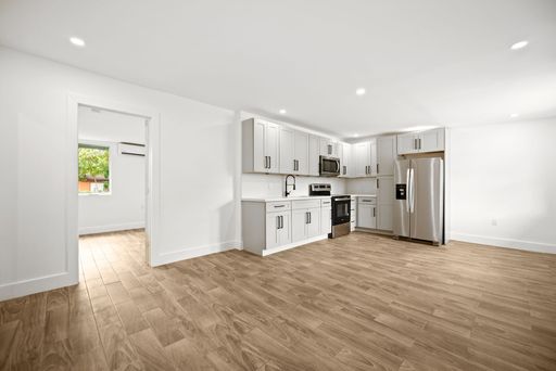 Spacious 3-Bedroom / 2-Bath Unit in Miami – Comfortable Living in a Prime Location – photo 1