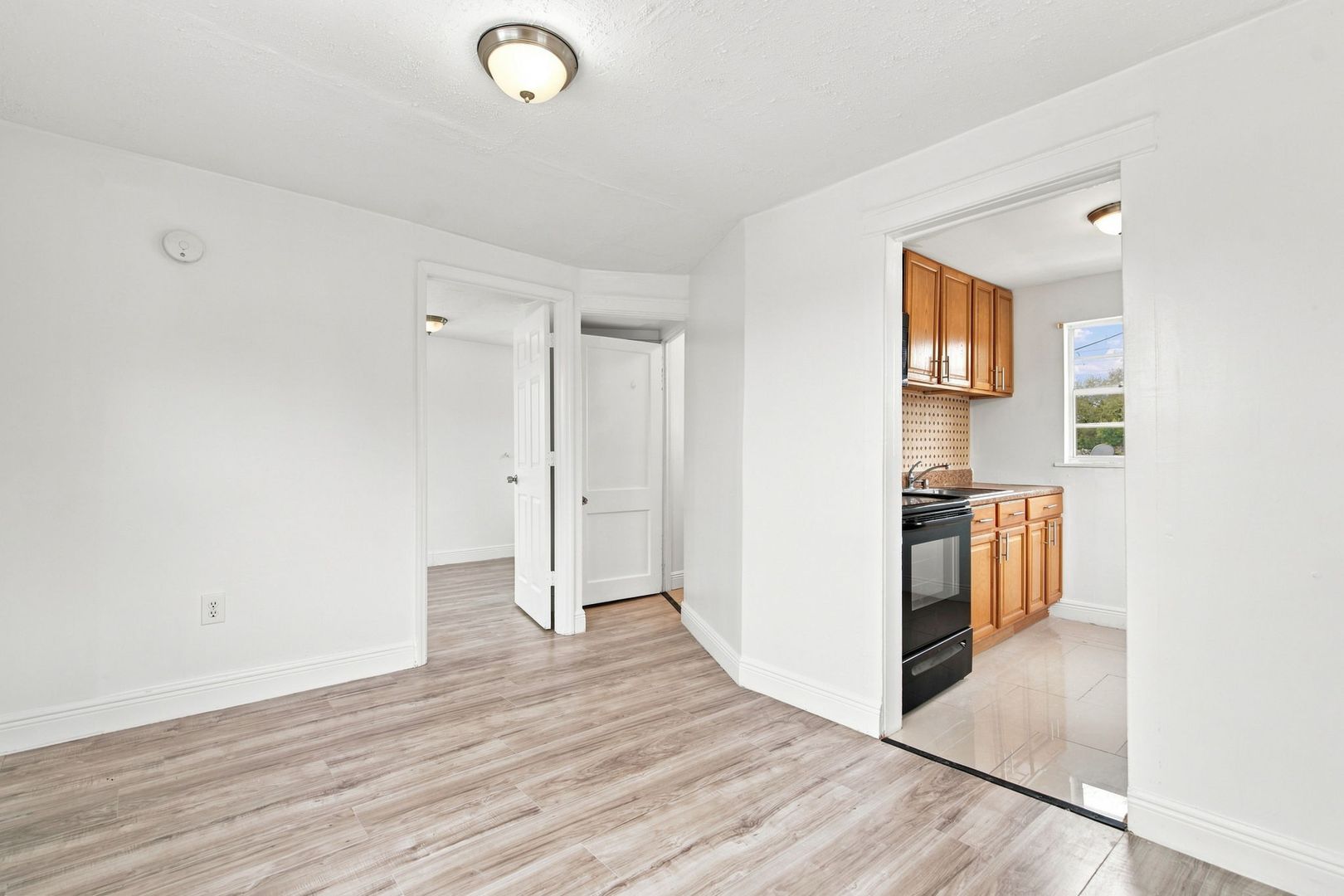 Hollywood Apartment: 1210-1220 N 16th Ct