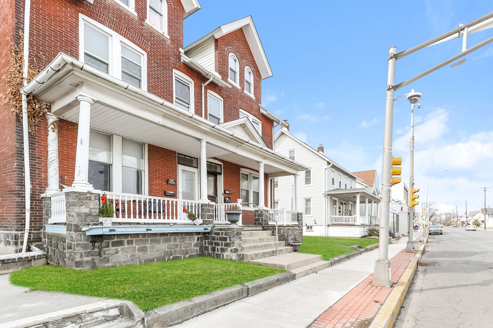 Quakertown Apartment: 340-342 W Broad St