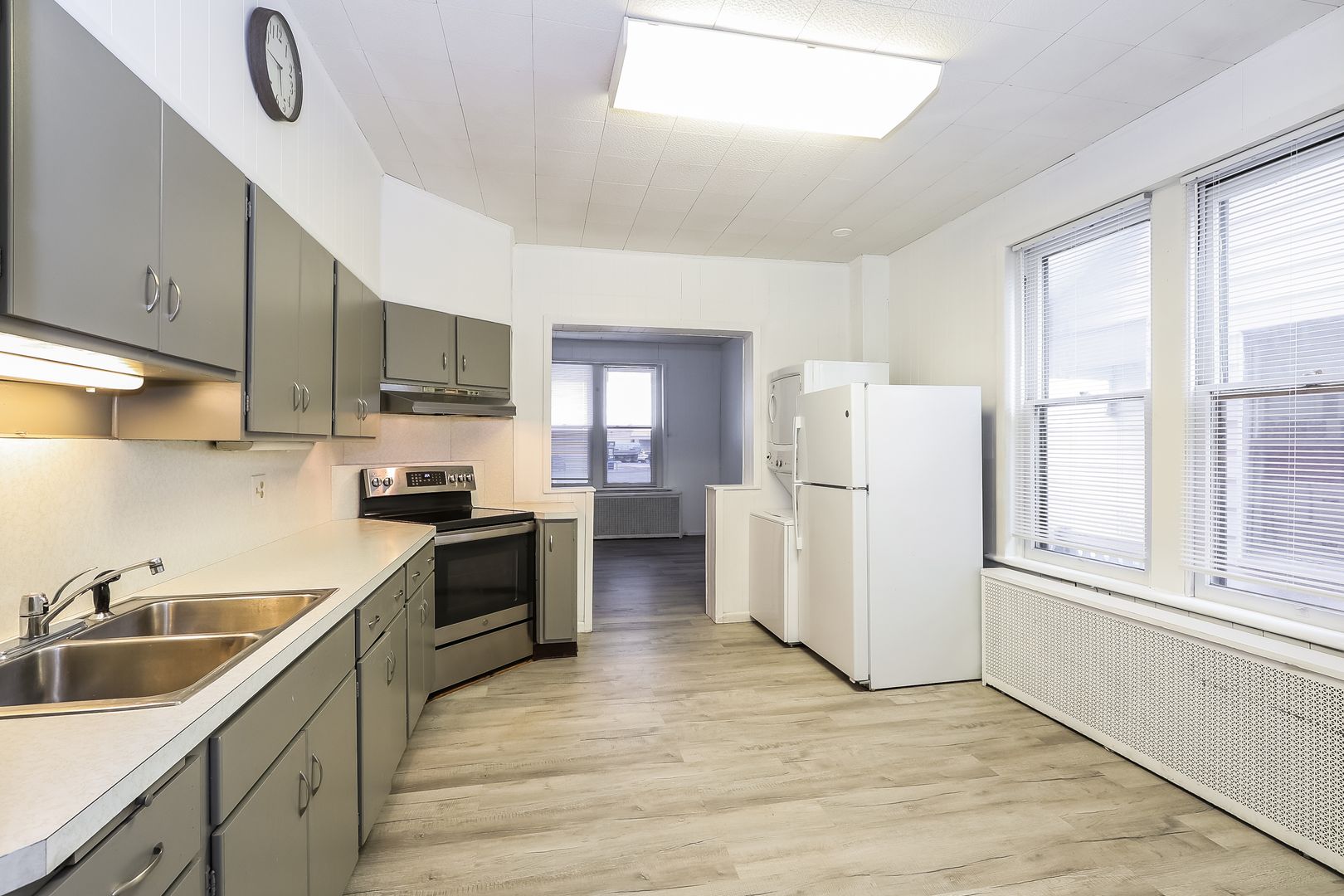 Quakertown Apartment: 340-342 W Broad St