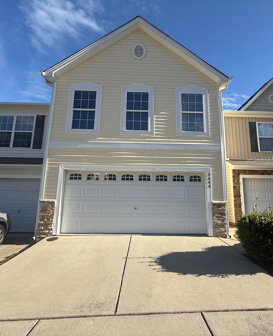 Raleigh Townhome: 2006 Mirror Dr.