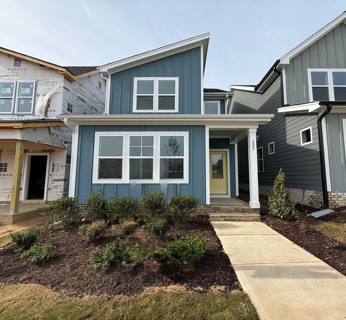 Raleigh House: 885 Central Park Dr.