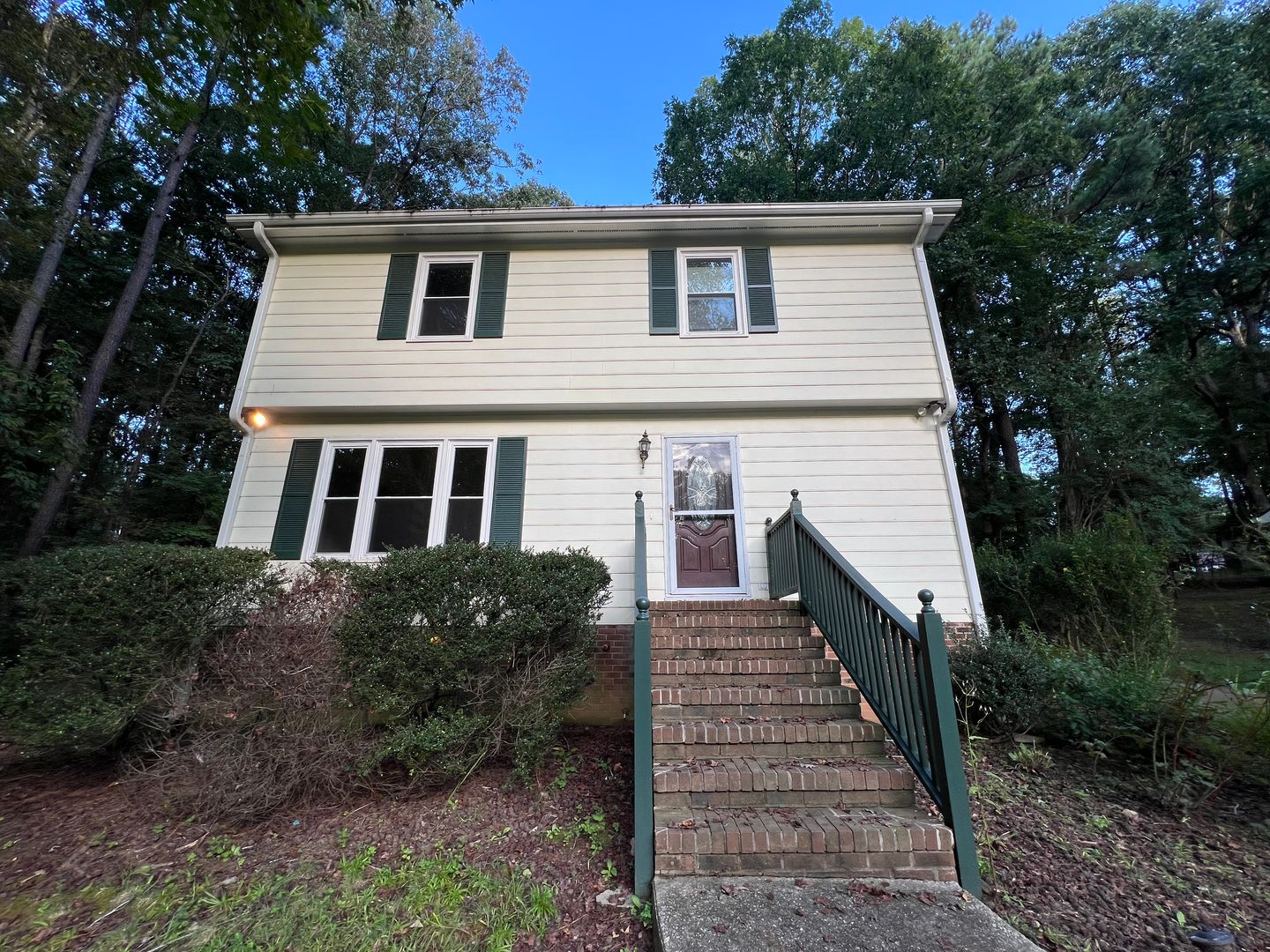 Raleigh House: 7504 Post Oak Rd