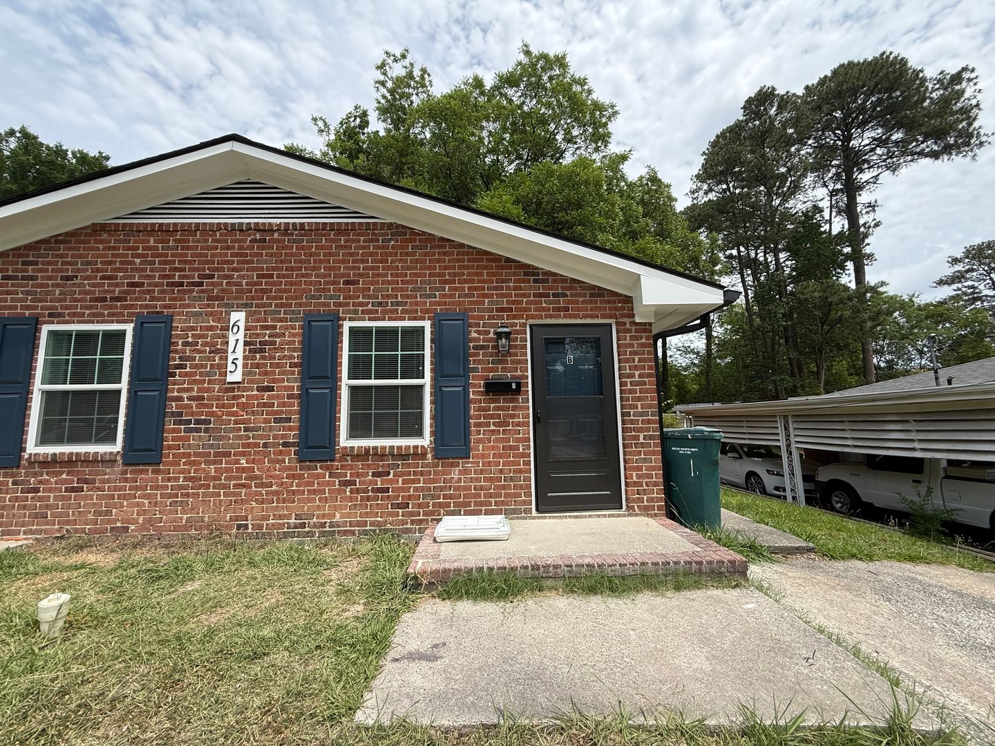 Durham Apartment: 615B Burlington Ave