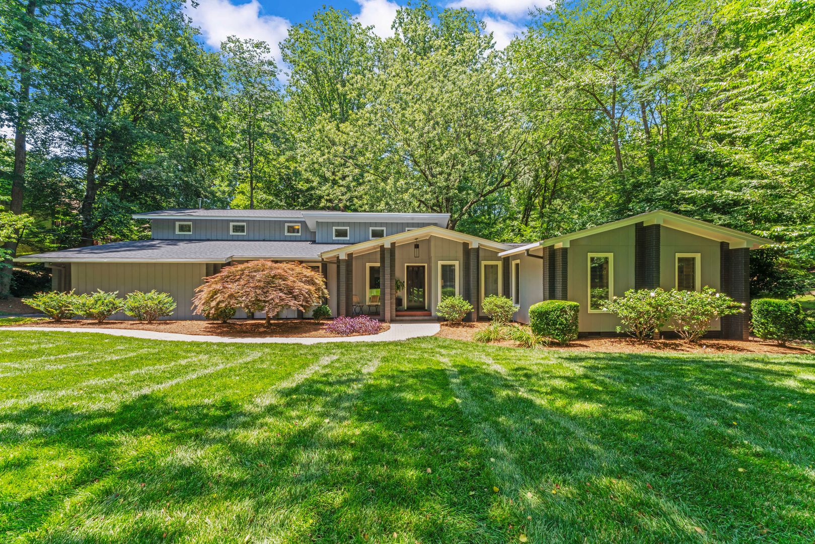 Raleigh House: 2901 Sandia Drive