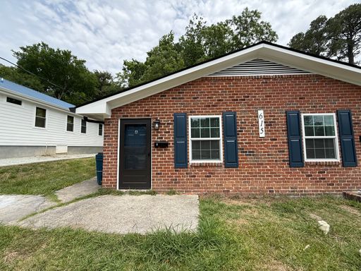 **OFFERING REFUNDABLE APPLICATION FEES & $100 MOVE IN PROMOTION** Newly Remodeled 2BD, 1BA Durham Duplex Walking Distance to NC Central University – photo 1