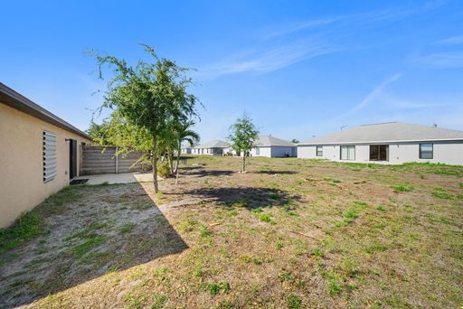 2820 SW 7th Pl, Cape Coral, FL 33914