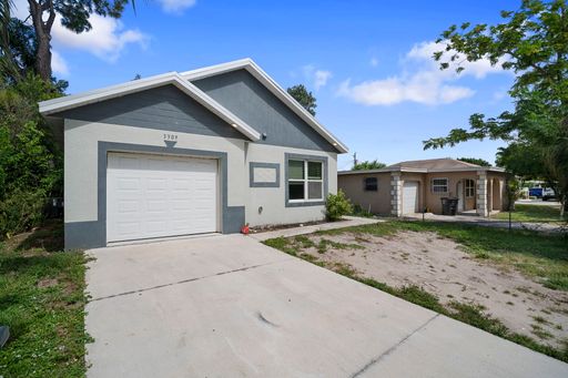 3309 Armstrong Ct, Fort Myers, FL 33916