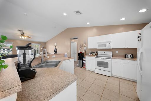  3205 38th St W, Lehigh Acres, FL 33971