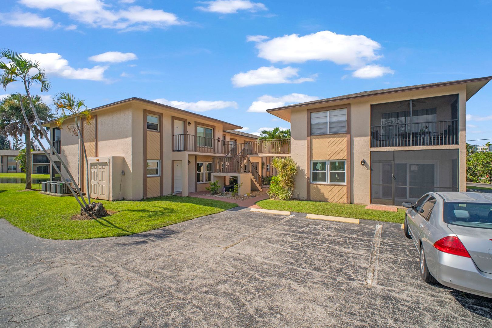 Fort Myers House: 16881 Davis Rd #214