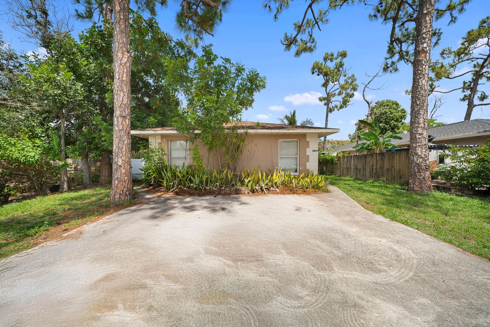 Fort Myers Apartment: 5447-5449 10th Ave