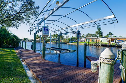 2221 Cape Way, North Fort Myers, FL 33917