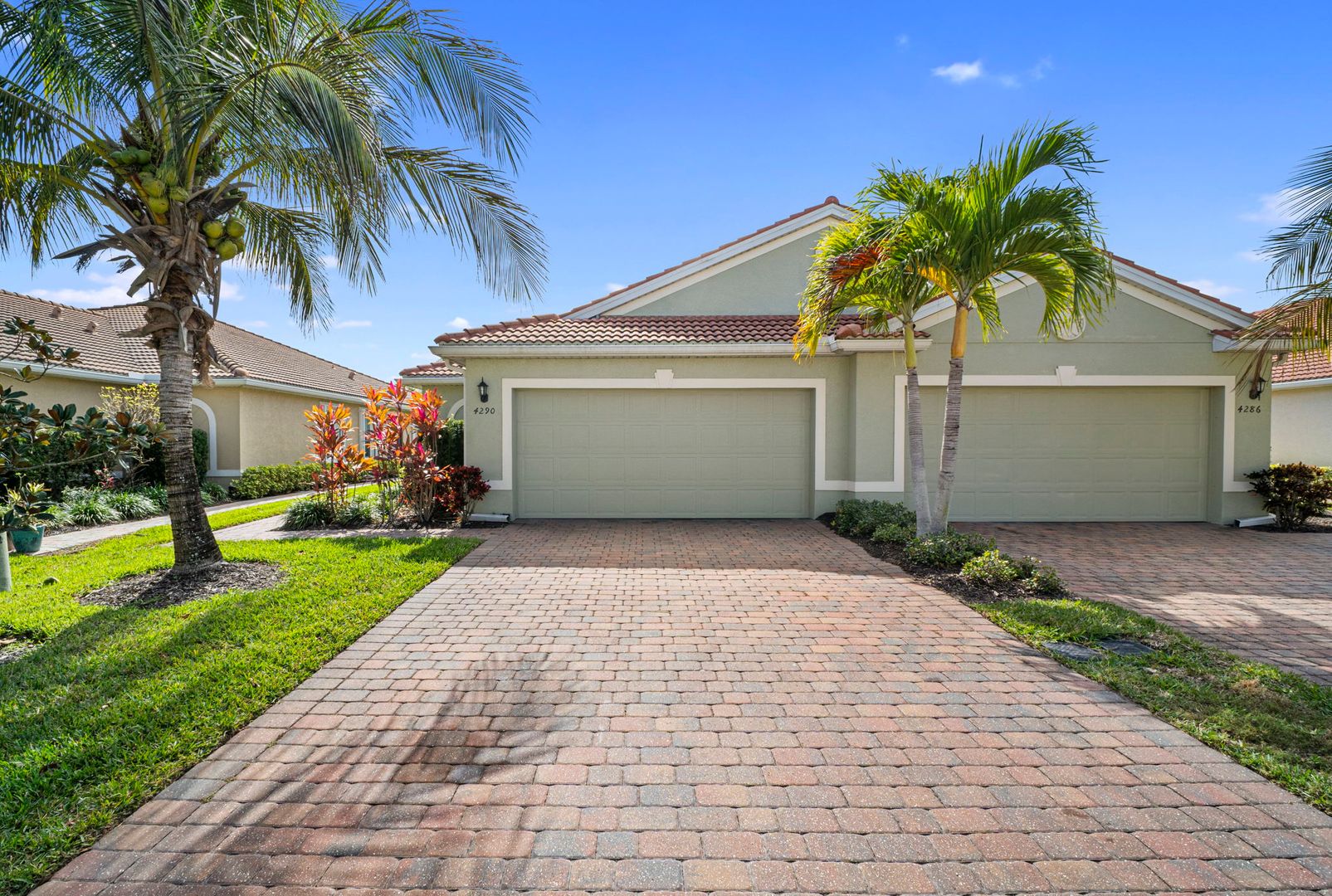 Fort Myers House: 4290 Dutchess Park Rd