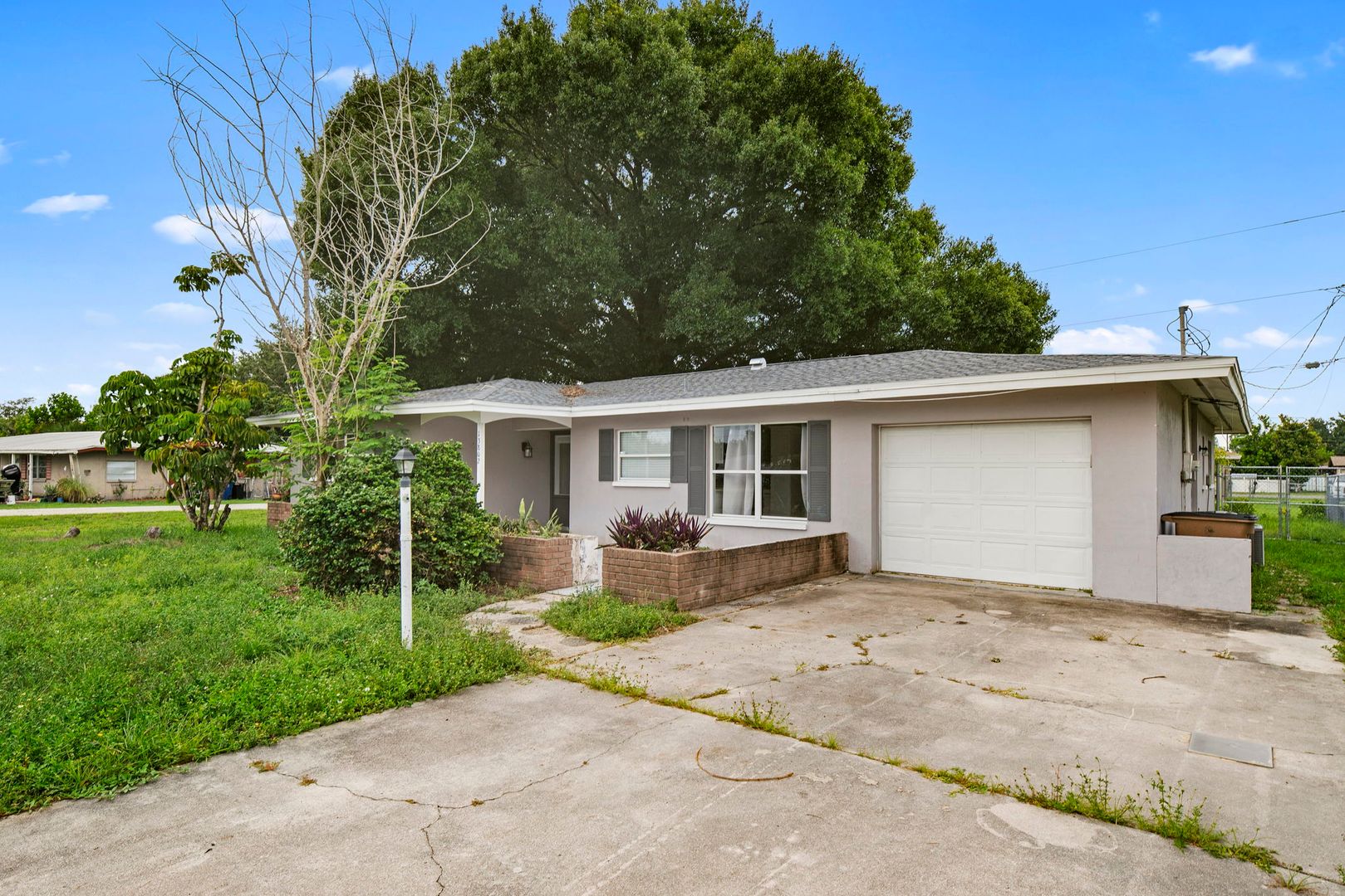 FORT MYERS House: 13802 SECOND ST
