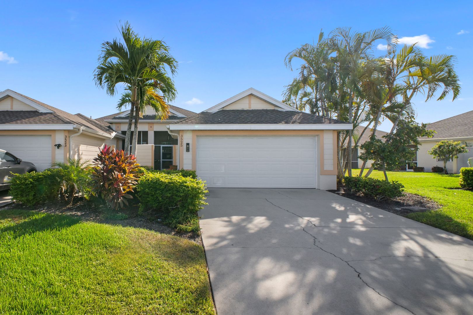 Fort Myers House: 3525 Arclight Cr