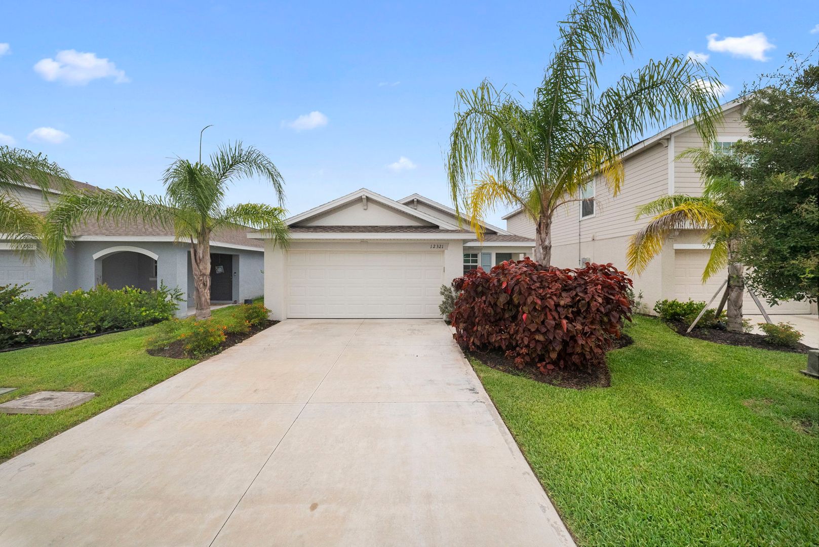 Lehigh Acres House: 12321 DAKOTA RIDGE PL