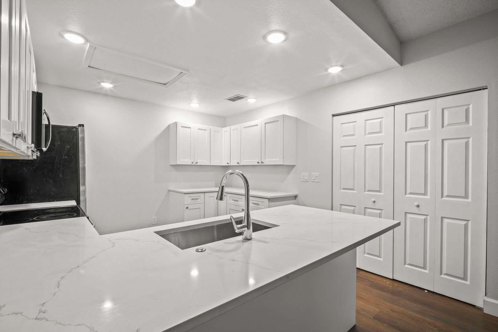 North Fort Myers House: 15524 Crystal Lake Dr