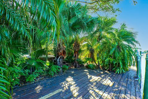 2221 Cape Way, North Fort Myers, FL 33917