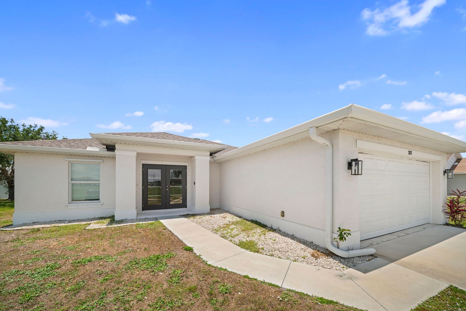 202 NW 25th Pl 5 of 12