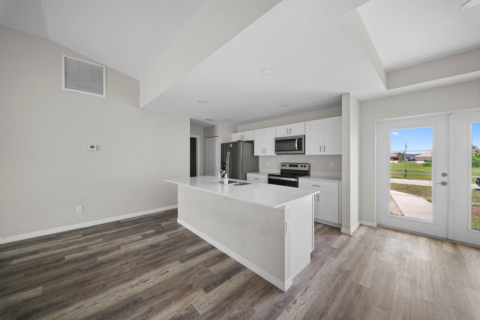 202 NW 25th Pl 8 of 12