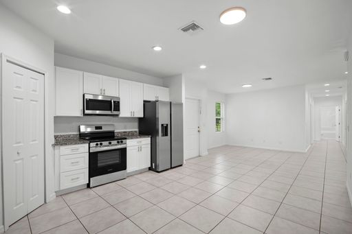 3309 Armstrong Ct, Fort Myers, FL 33916