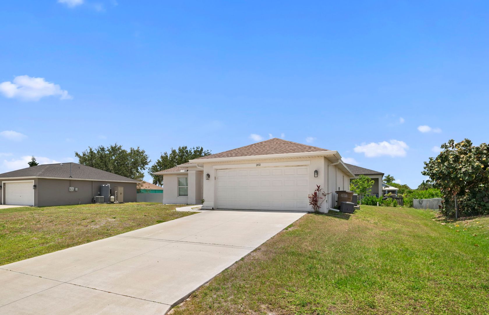 202 NW 25th Pl 4 of 12