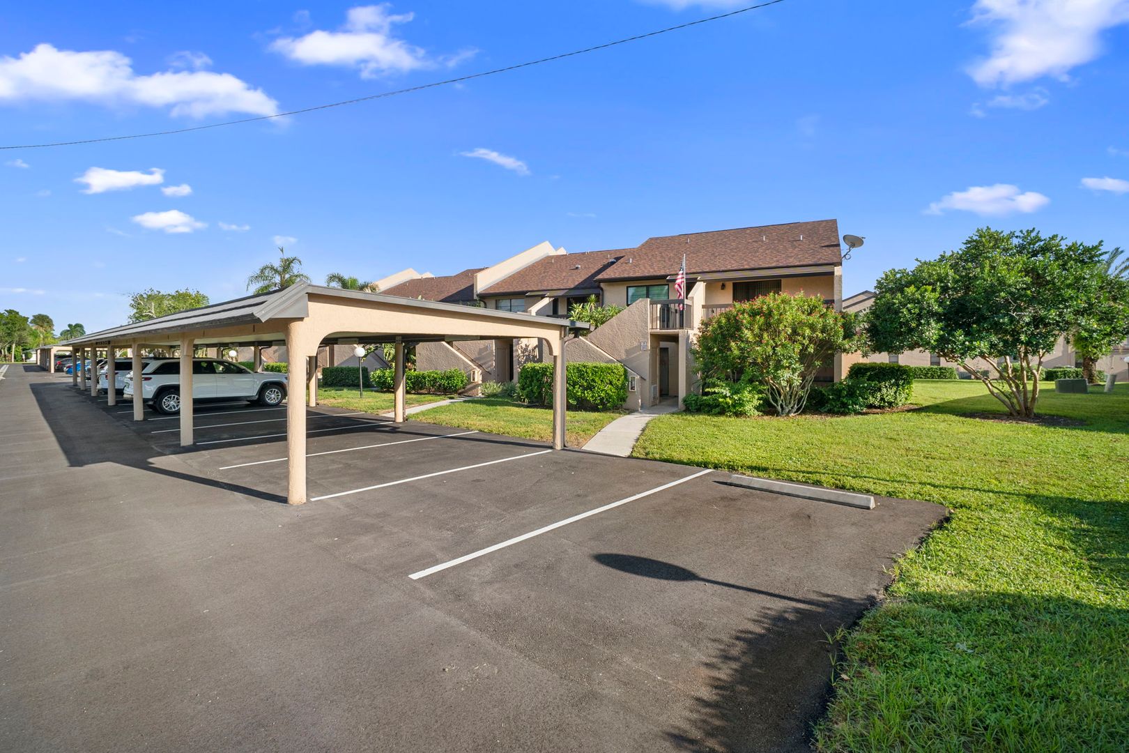 Noth Fort Myers House: 15456 Admiralty Cir 1