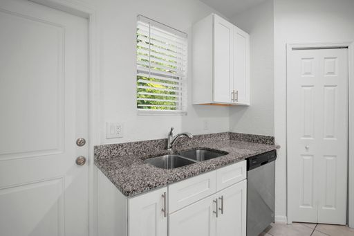 3309 Armstrong Ct, Fort Myers, FL 33916