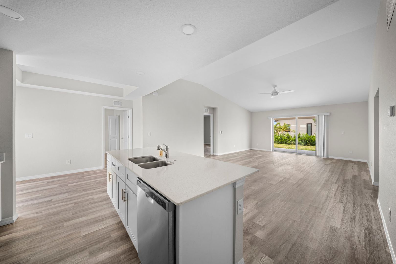 202 NW 25th Pl 6 of 12