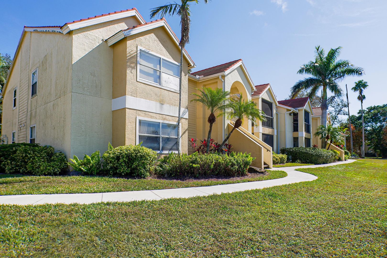 Fort Myers House: 12540 Equestrian Cir