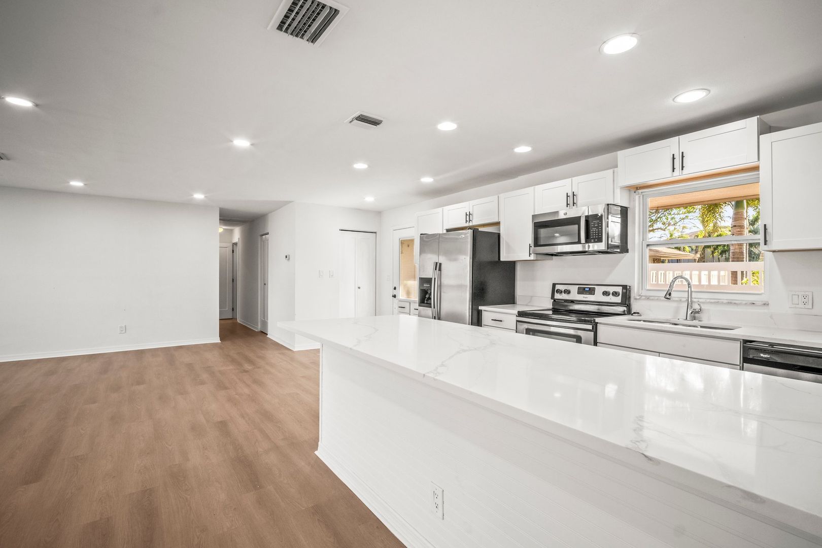 Fort Myers House: 4293 Island Cir #2