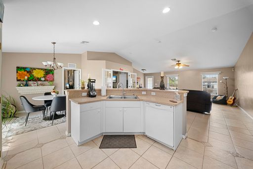  3205 38th St W, Lehigh Acres, FL 33971