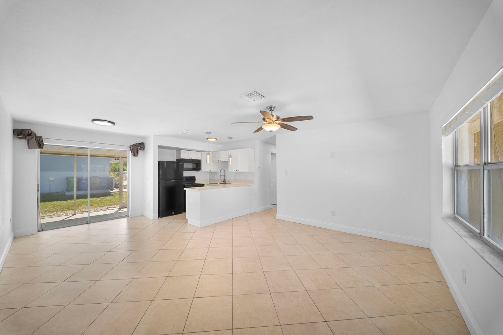 Fort Myers Apartment: 13401-13407 Pine Needle Ln