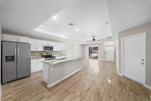 4716 13th St Sw, Lehigh Acres, FL 33973