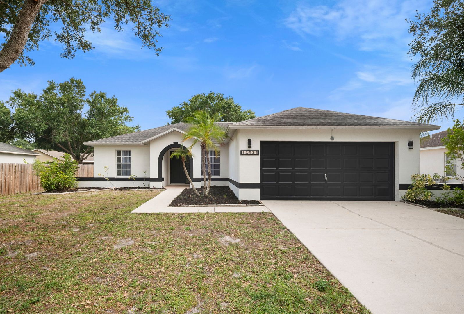Fort Myers House: 15624 Sunny Crest Ln