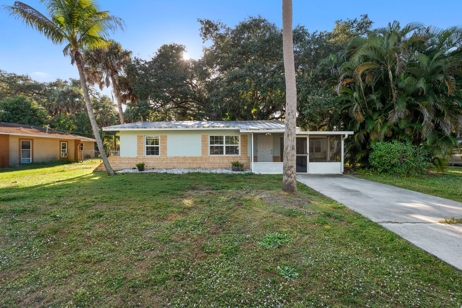 Fort Myers House: 236 Delray Ave