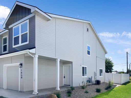 Spacious 3-Bedroom, 2.5-Bath in New Plymouth School District—Easy Commute & Pet-Friendly