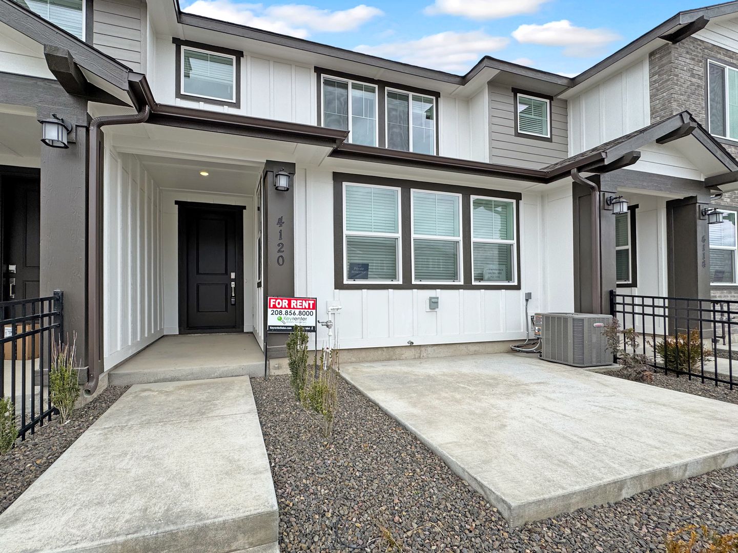 Eagle House: 4120 W Perspective St