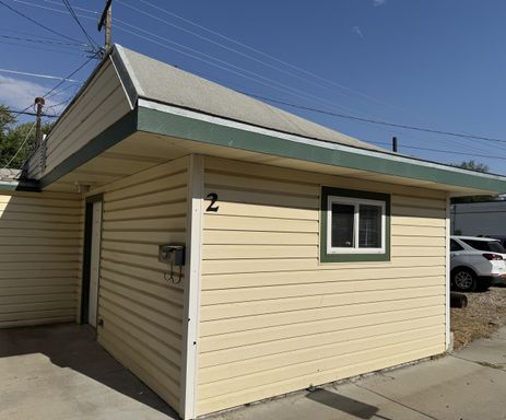 Modern Comforts and Pet-Friendly Living Near Hillcrest Country Club