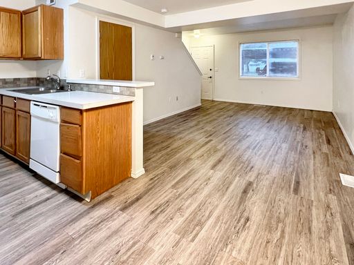 Affordable 2-Bedroom Townhome in Meridian - Dog-Friendly, 2nd Floor Washer/Dryer and Conveniently Located!
