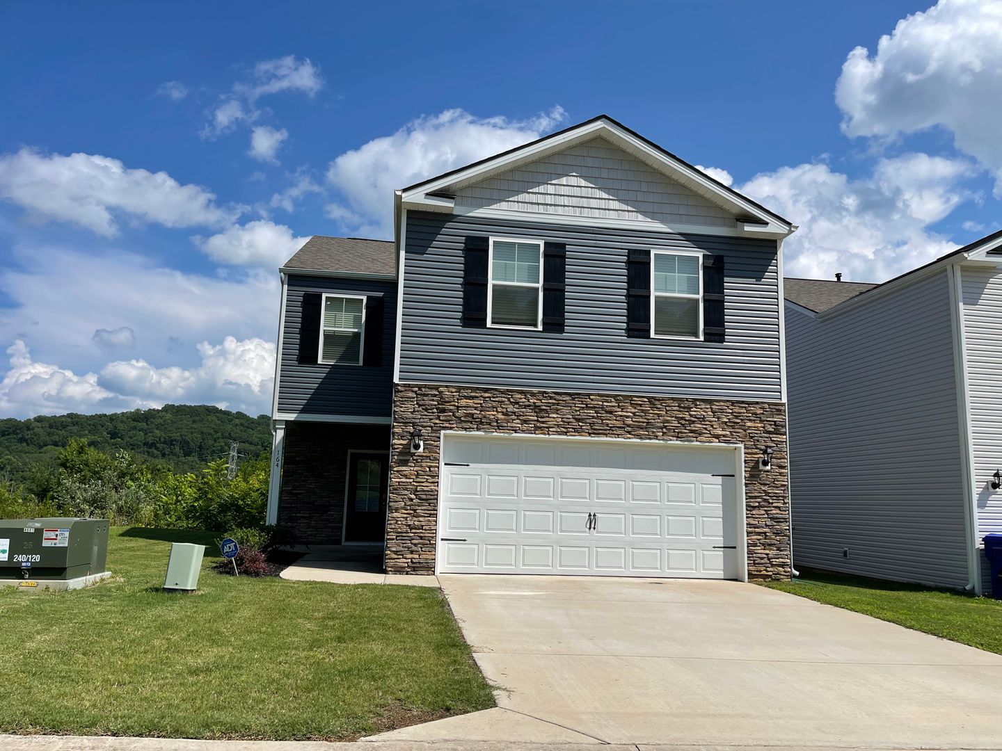Oak Ridge House: 164 Harbour Pointe Ln.