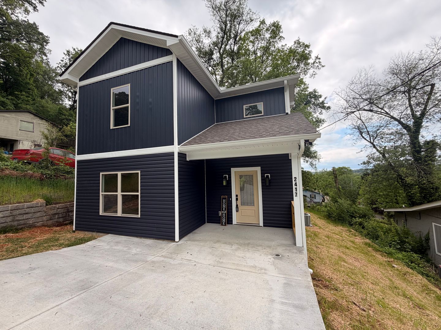 Knoxville House: 2417 Waverly St.