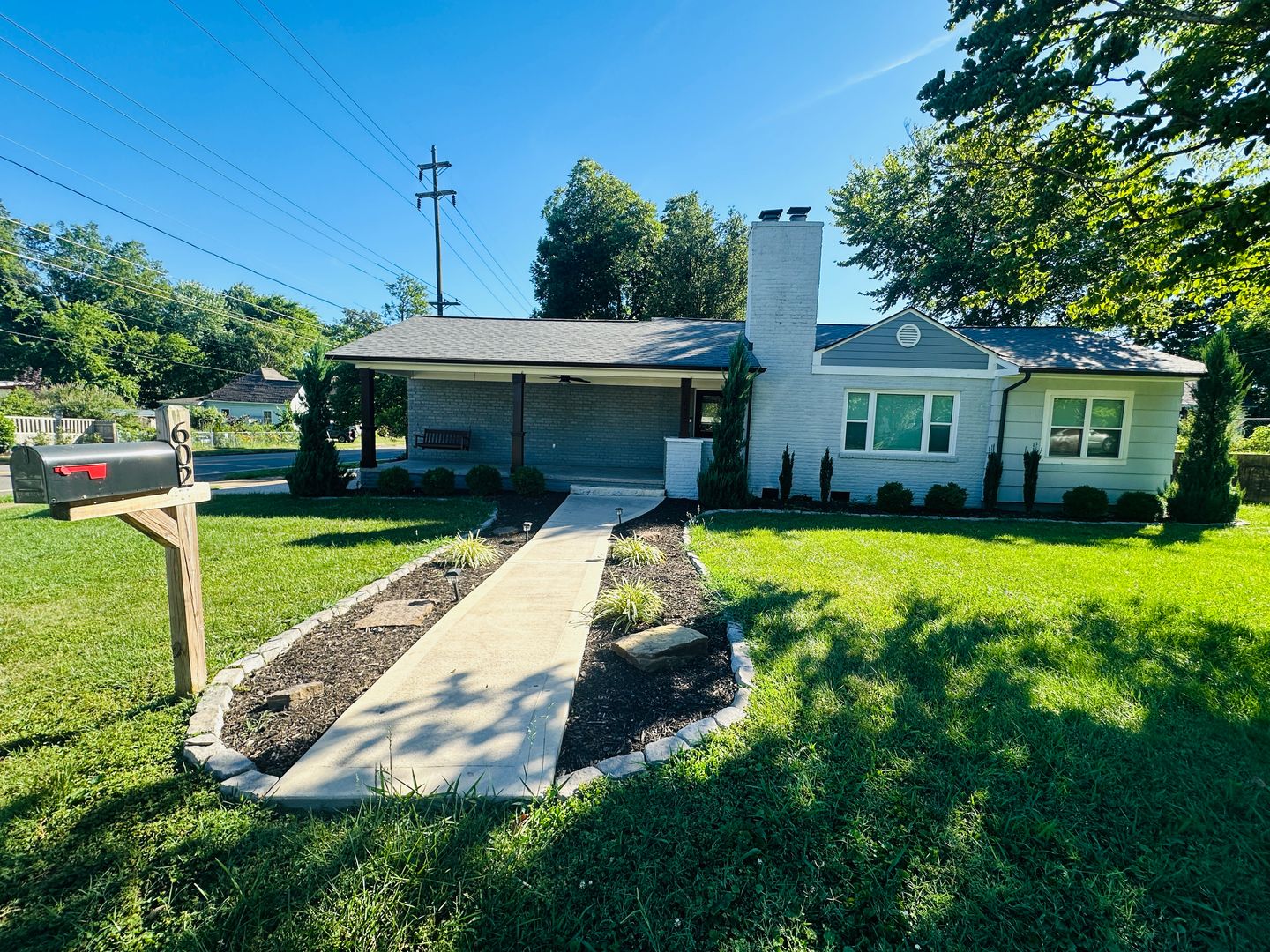 Knoxville House: 602 W. Glenwood Ave.