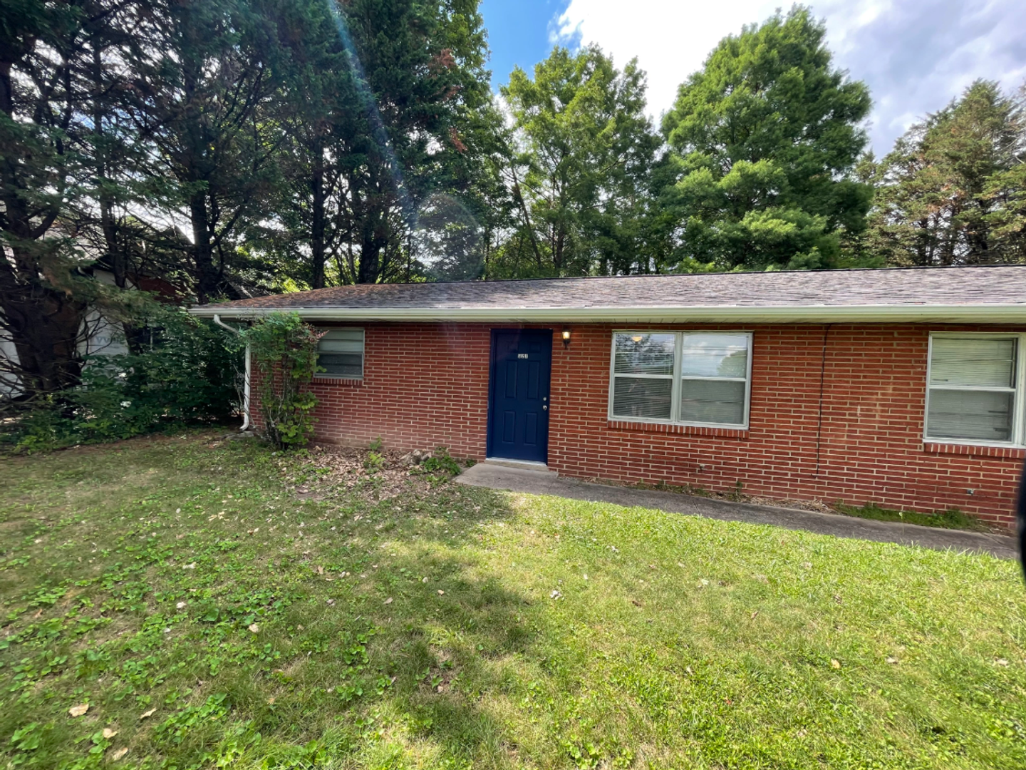 Knoxville Apartment: 323-325 Watauga Dr
