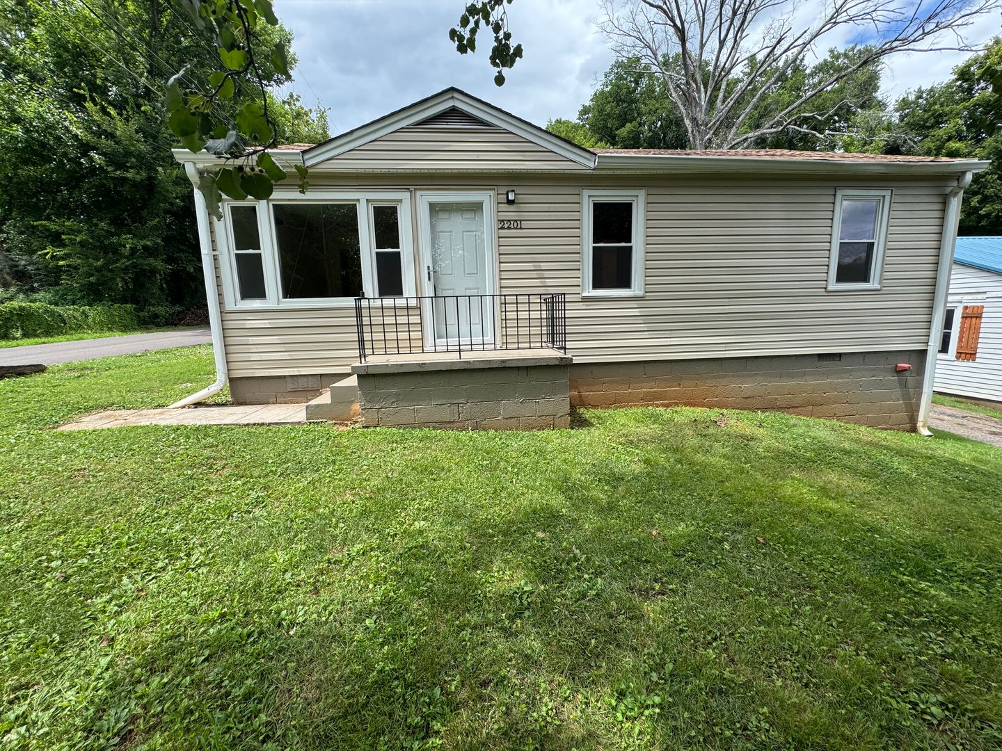 Knoxville House: 2201 Chester St